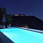 White Lefkada * Καλαμίτσι