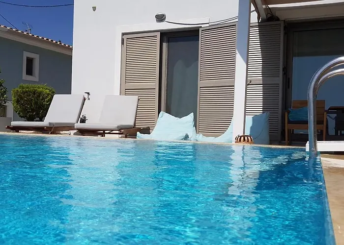 White Lefkada * Kalamítsi