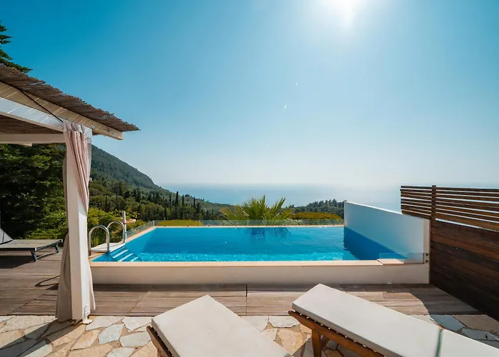 White Lefkada Willa *